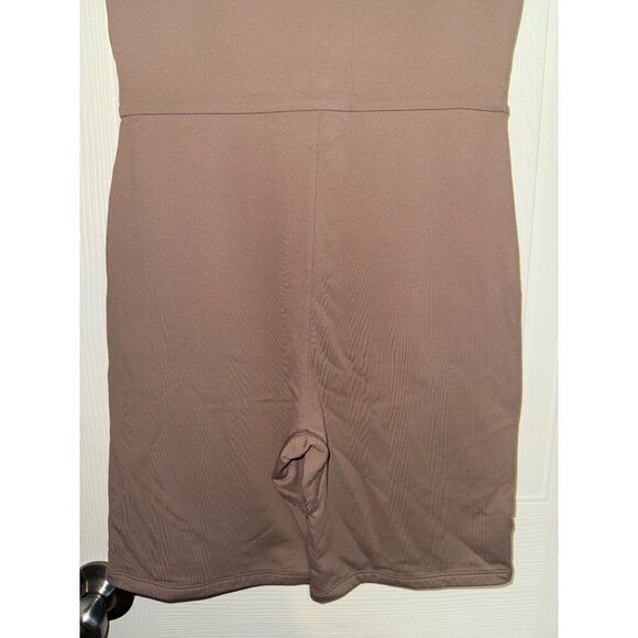 NWOT Babaton Contour Squareneck Romper Size Medium - Picture 9 of 12